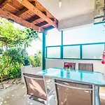 In With Sea Views & Pool Apartmán Benitses (Corfu)
