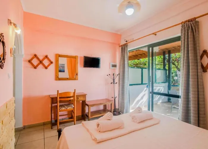 Appartement In With Sea Views & Pool Benitses (Corfu)
