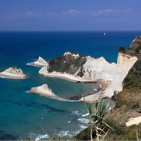 In With Sea Views & Pool