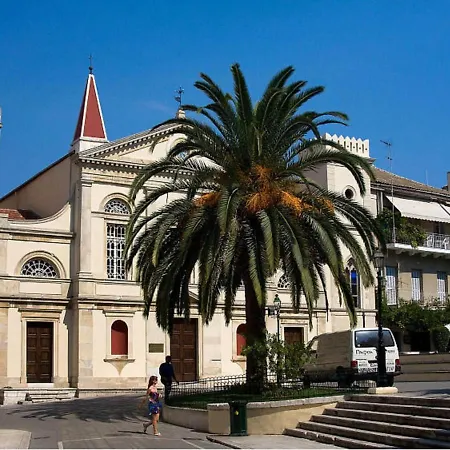 In With Sea Views & Pool 公寓