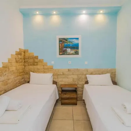 In With Sea Views & Pool * Mpenitses