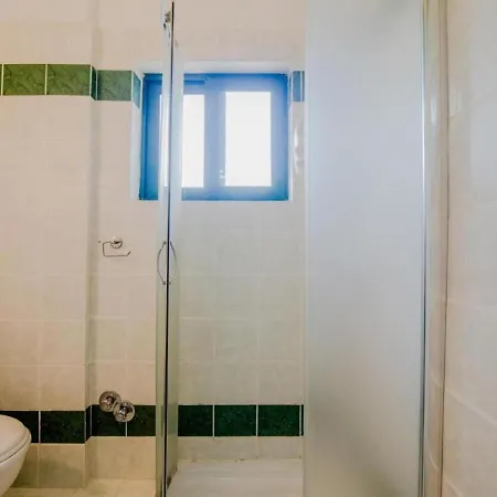 Charming In With Shared Pool Benitses (Corfu)