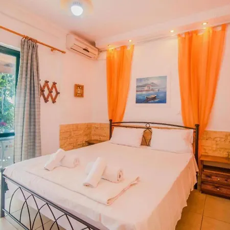 Apartment In Mpenitses With Pool 公寓