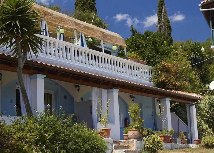 In With Sea Views & Pool Apartmán