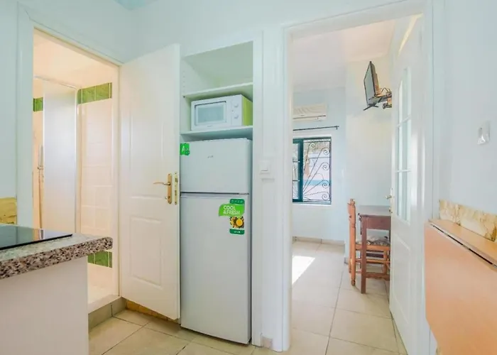 In With Sea Views & Pool Benitses (Corfu)