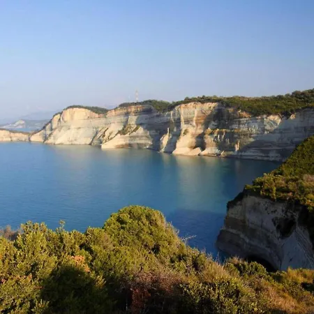 In With Sea Views & Pool Апартаменты Бенитсес