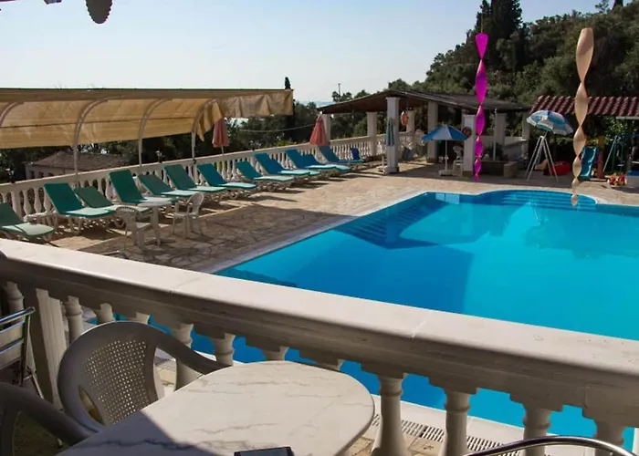 In With Sea Views & Pool Apartament *