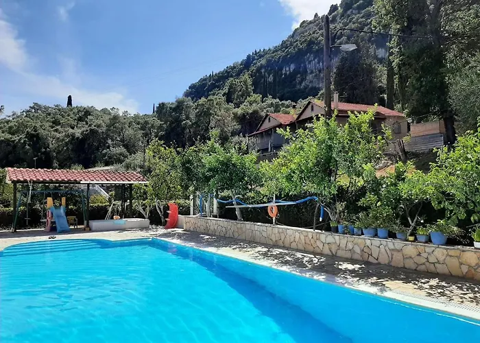 In With Sea Views & Pool Apartament